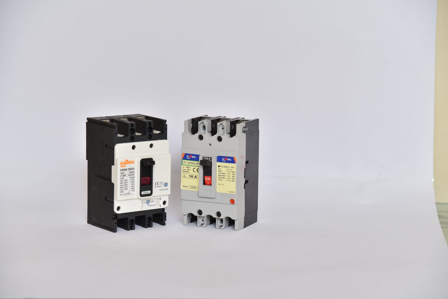 Moulded Case Circuit Breaker view 4